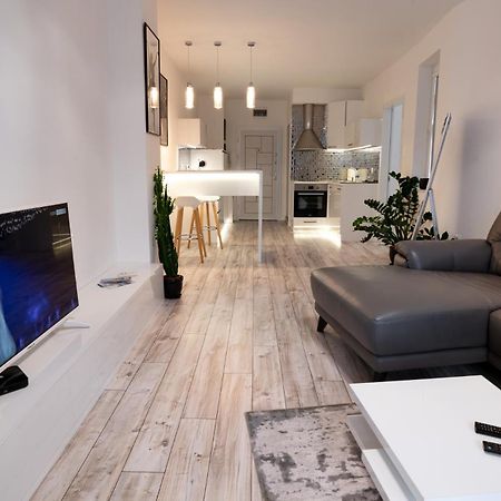 Apartamento Beautiful Place In The Heart Of The City!!!! Plovdiv Exterior foto